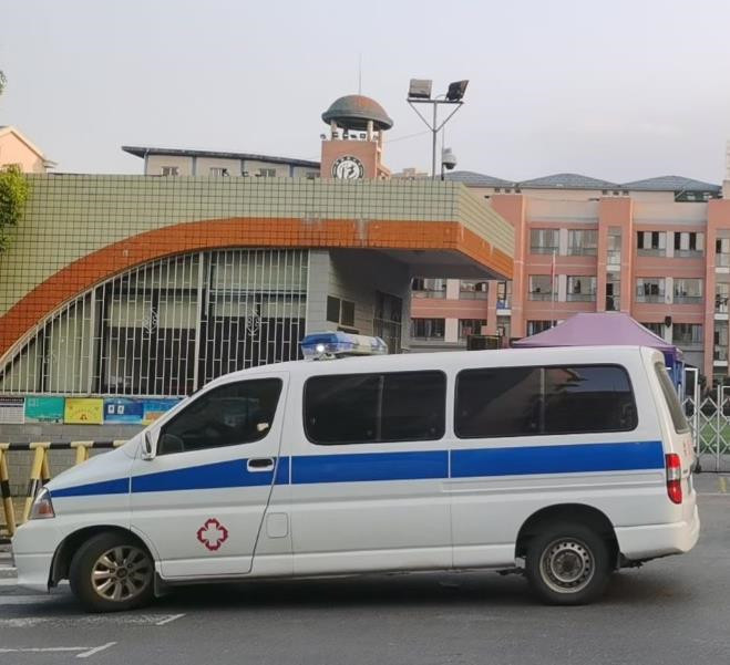 南澳救护车出租护送骨折病人一公里多少钱